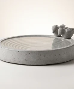 Betonnen vogelbad van 29 cm met vogelfiguren op de rand